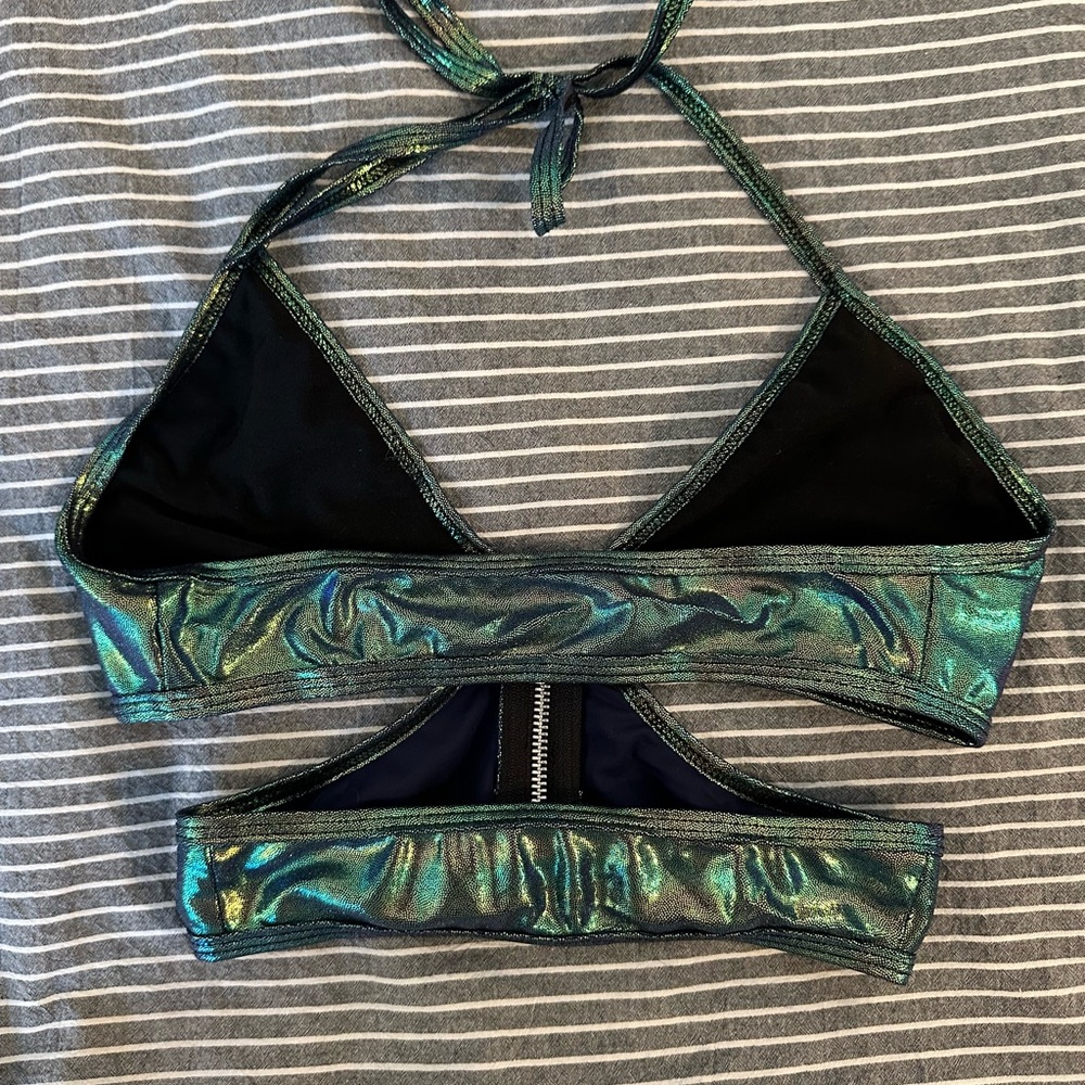 iHeartRaves Iridescent Crop Top - Picture 5 of 5